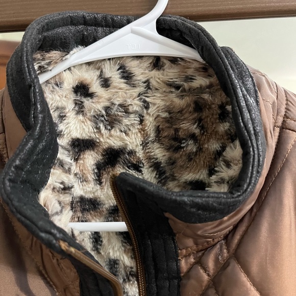 Reversible vest fleece animal print and bronze quilt size 1X - Picture 3 of 5